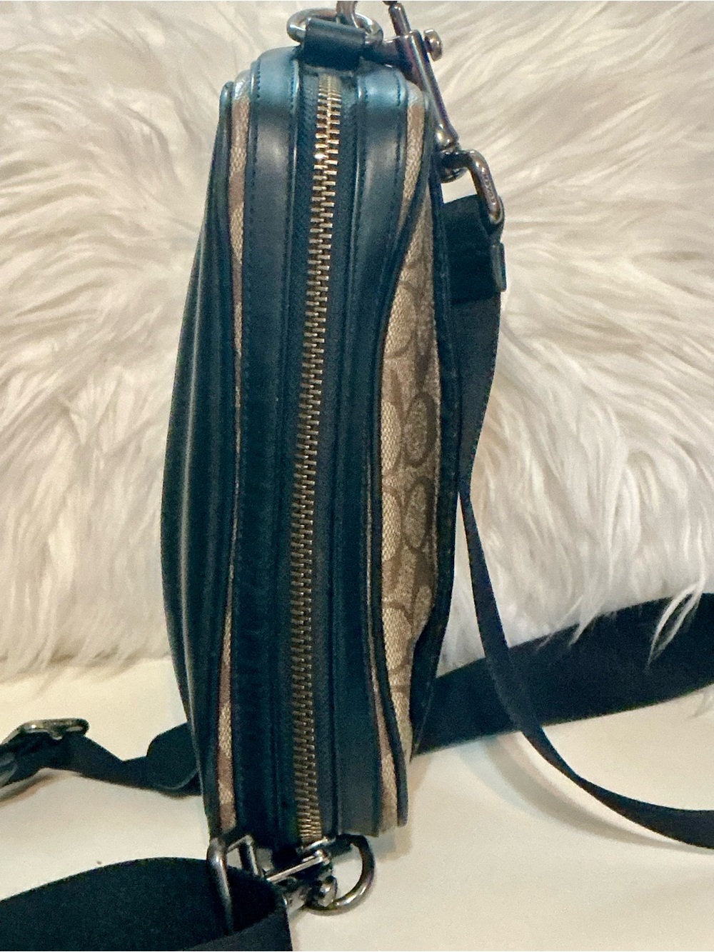 COACH Graham Crossbody Signature Canvas & Brown Calf Leather NYC Travel Patches - Picture 8 of 16
